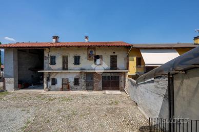 CASA SEMINDIPENDENTE A REVELLO