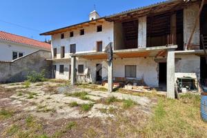 CASA SEMINDIPENDENTE A TRONZANO VERCELLESE