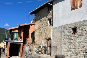 Rustico / Casale di 150 m² con 5 locali a Armo