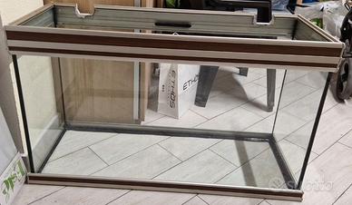 Acquario di 200 litri con accessori