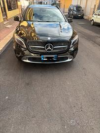 MERCEDES-BENZ GLA 200 D 4 MATIC