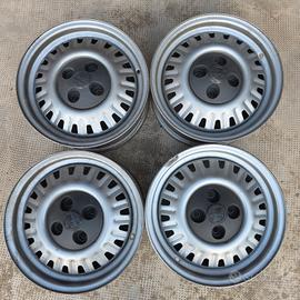 Cerchi Alfa Romeo Alfetta del 1982 originali nuovi