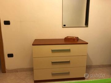 Camera matrimoniale e lampadario