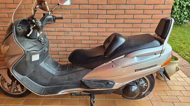 Suzuki Burgman AN 250: 25000 km