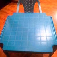 Tavolino e sedia in plastica