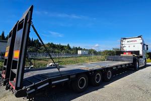 Semirimorchio carrellone Cometto con rampe