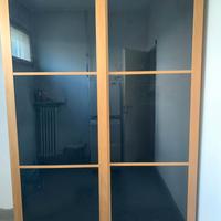 Armadio con ante scorrevoli a specchio