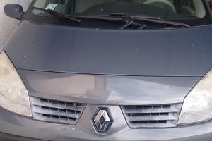 Renault Scenic incidentata