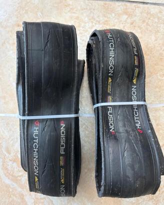 Lot de 2 pneus Hutchinson fusion 25mm