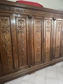 Mobile in legno massello