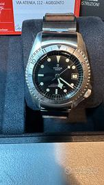 TUDOR BLAK BAY P01