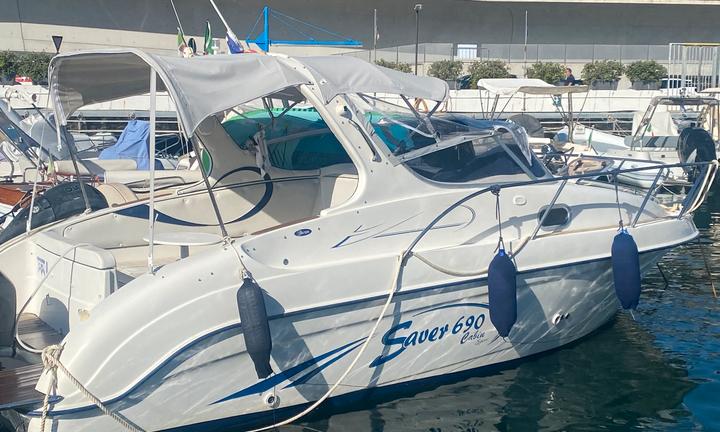 Saver 690 cabin