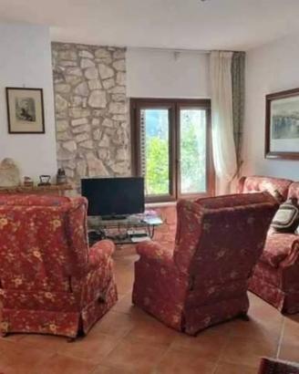 Villa di 140 m² con più di 5 locali a Castelnuovo 