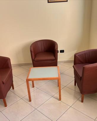 Set di 3 poltrone e tavolino pari al nuovo
