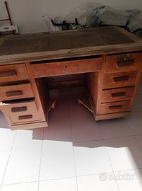 scrivania antica in noce
