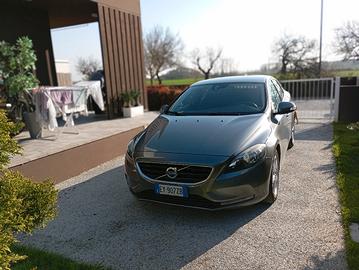Volvo V40 D2