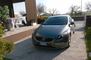 Volvo V40 D2