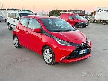 Toyota Aygo 1.0 VVT-i 69 CV 5 porte x-play TSS MMT