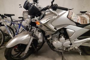 Moto 250 Yamaha YBR250