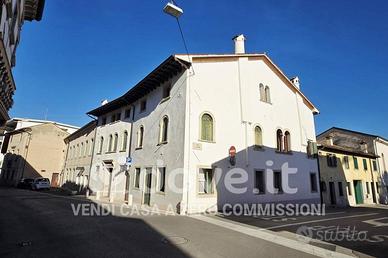 Attico / Mansarda di 80 m² con 2 locali a Vittorio
