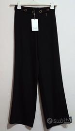 Pantaloni neri gamba ampia 