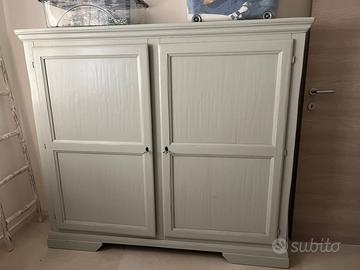 Mobile artigianale in legno massello