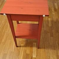Comodino Ikea rosso