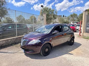 Lancia Ypsilon 1.3 95 cv elefantino viola-Mod.2014