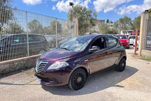Lancia Ypsilon 1.3 95 cv elefantino viola-Mod.2014