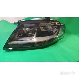 Fari  audi a4 b8.   Alogeno e led
