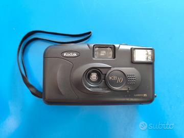 Kodak KB10 35mm vintage con flash