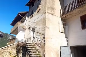 Casa indipendente di 120 m² con 1 locale a Ala