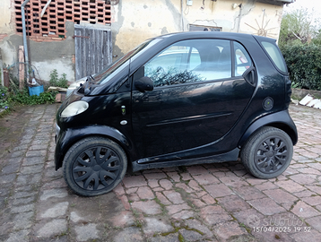 Smart fortwo nera a benzina cambio automatico