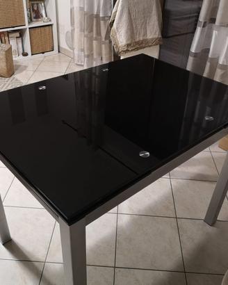 TAVOLO IN VETRO