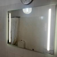 Specchio illuminato da bagno
