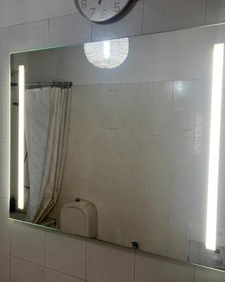 Specchio illuminato da bagno