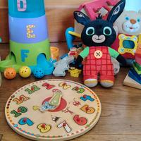 Giochi in legno e peluches parlanti