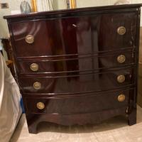 Mobili  vintage como comodini con specchio e letto