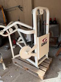 Shoulder press/hyperextension cybex