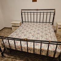 Letto in ferro e comodini