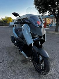 Yamaha X-MAX 300 Tecch MAX 2025