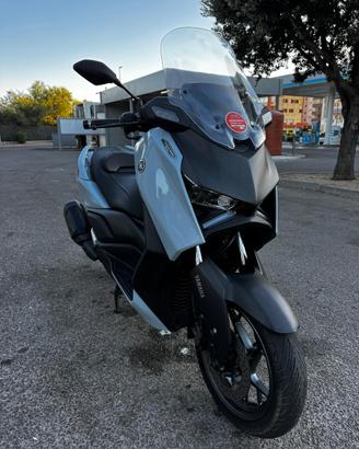 Yamaha X-MAX 300 Tecch MAX 2025