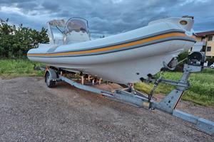 gommone  bat indian 680