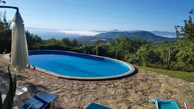 Rustico panoramico con piscina nel nord Umbria