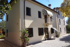 Bifamiliare con rustico