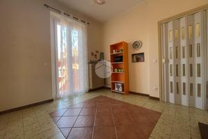 4 LOCALI A VALENZA