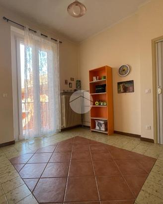 4 LOCALI A VALENZA