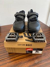 Scarpe Leatt e pedali crankbrothers mullet DH