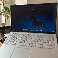 Laptop Asus  Vivobook i7-1065G7
