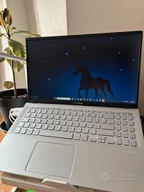 Laptop Asus  Vivobook i7-1065G7